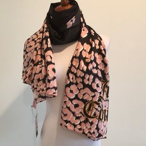 Juicy Couture graphic leopard oblong scarf black
